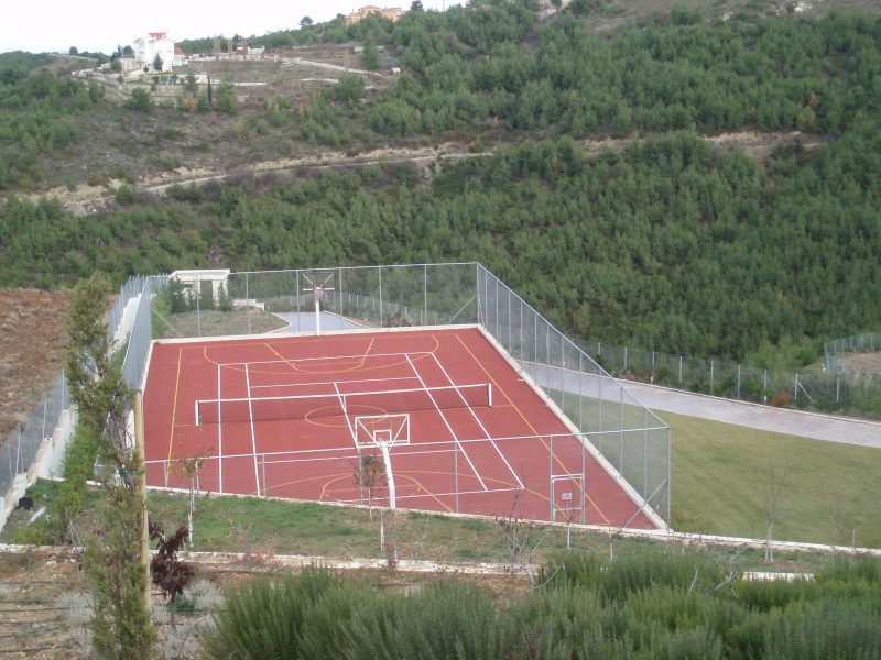 Κατασκευή γηπέδου τέννις του έργου – Καπανδρίτι