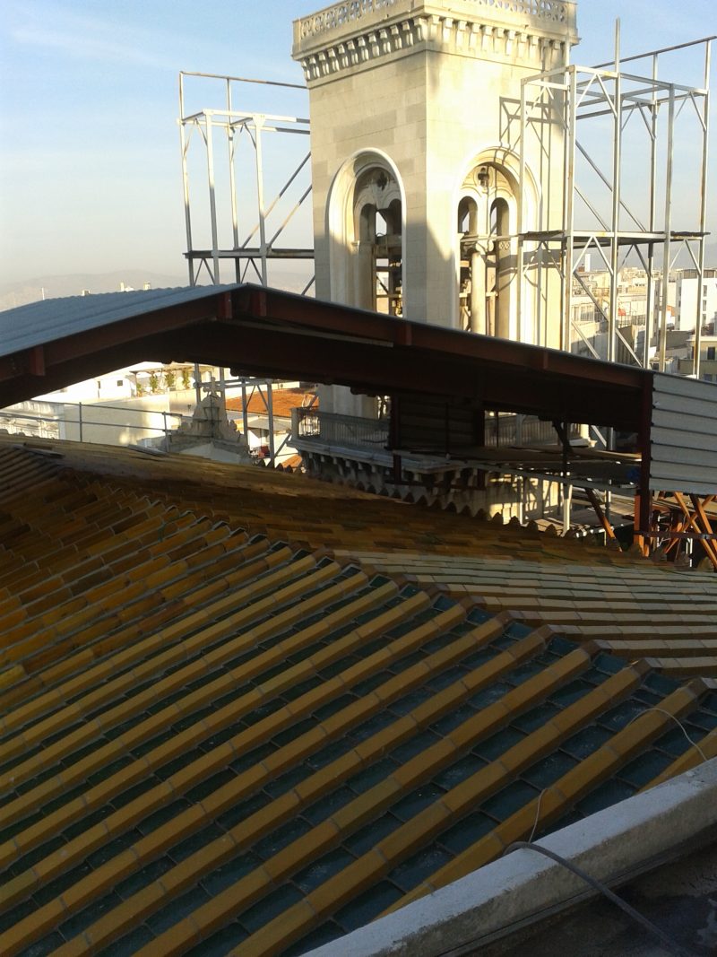 Ανακατασκευή στέγης στην Μητρόπολη Αθηνών